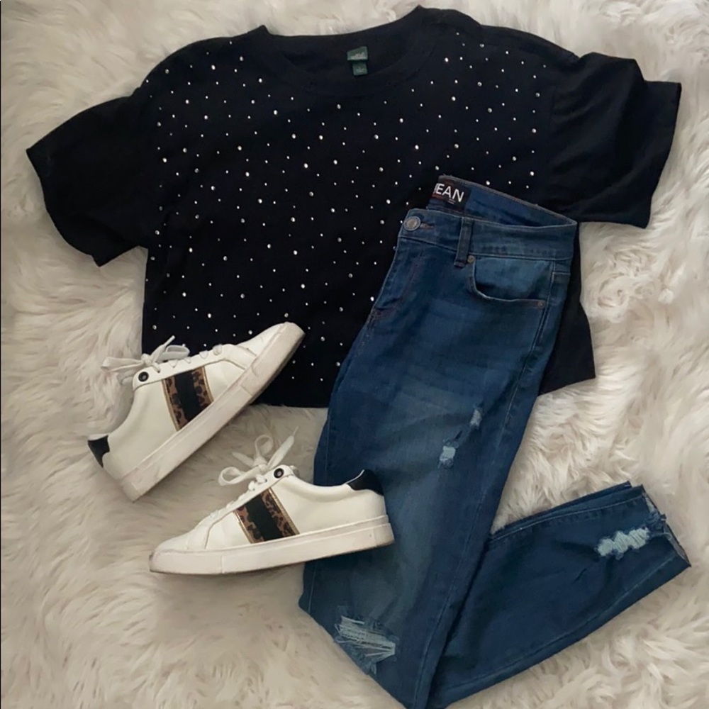 🤩SALE🤩 Distressed Jeans